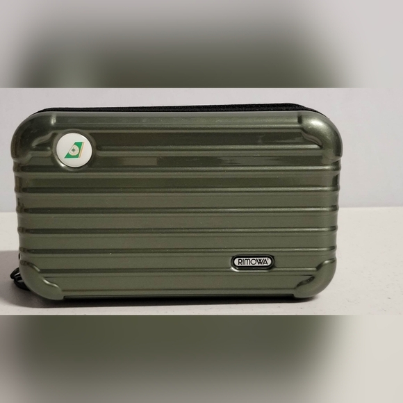 ✨ Rimowa Accessory Case - Picture 8 of 9